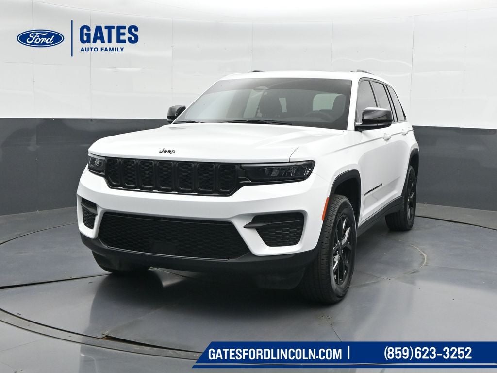 2025 Jeep Grand Cherokee Laredo