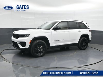2025 Jeep Grand Cherokee Laredo