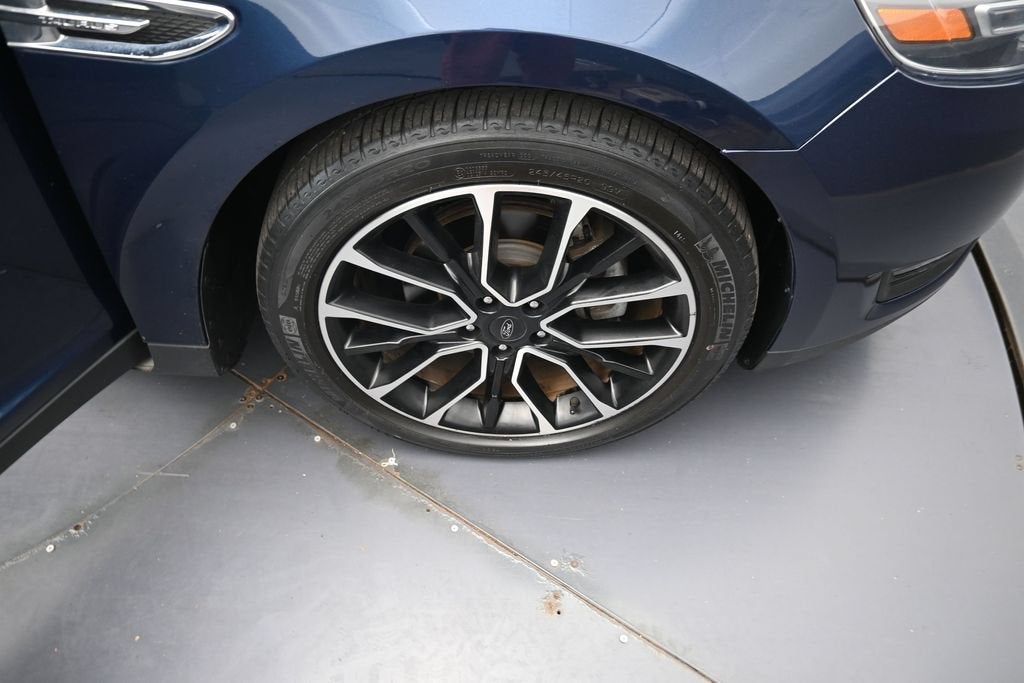 2017 Ford Taurus SEL