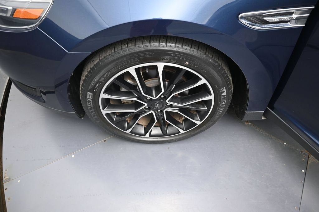 2017 Ford Taurus SEL
