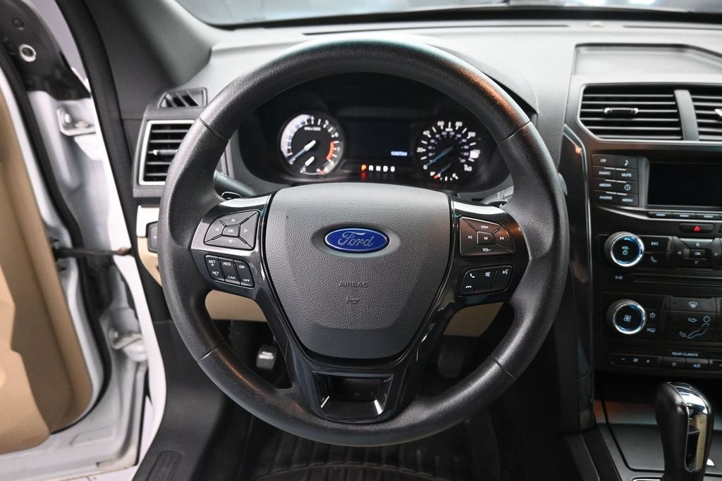 2017 Ford Explorer Base