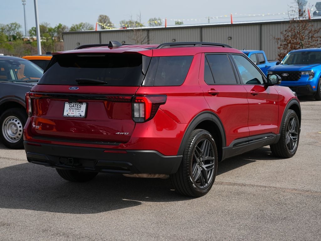 2025 Ford Explorer ST-Line