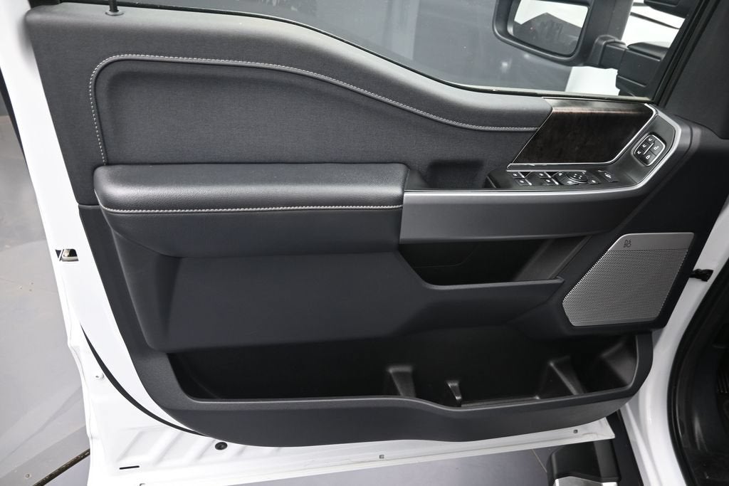 2025 Ford F-350SD Lariat DRW