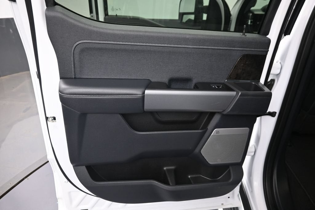 2025 Ford F-350SD Lariat DRW