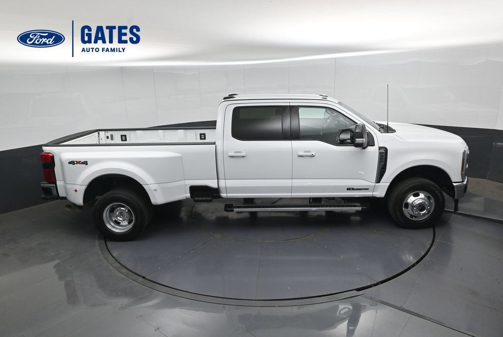 2025 Ford F-350SD Lariat DRW