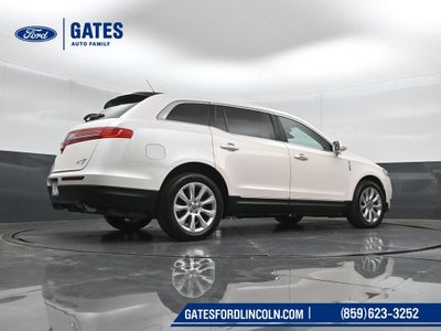 2017 Lincoln MKT Base