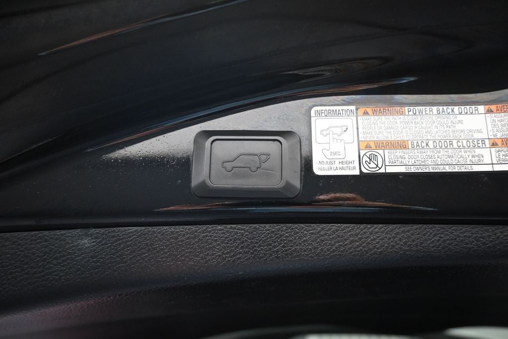 2017 Toyota RAV4 SE ***BRANDED TITLE***