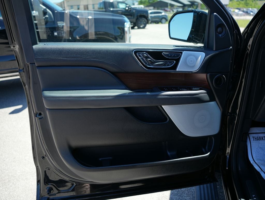 2023 Lincoln Navigator L Reserve