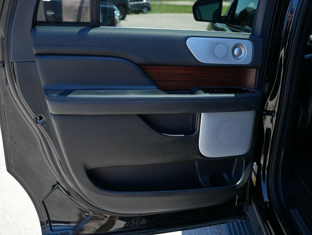 2023 Lincoln Navigator L Reserve