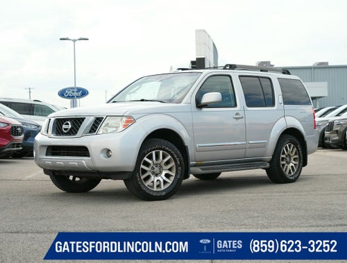 2012 Nissan Pathfinder LE