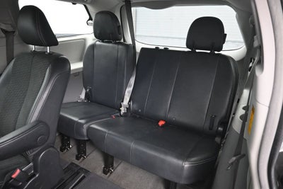 2014 Toyota Sienna SE 8 Passenger