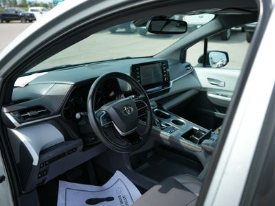 2021 Toyota Sienna XSE 7 Passenger