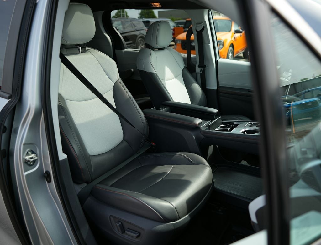 2021 Toyota Sienna XSE 7 Passenger