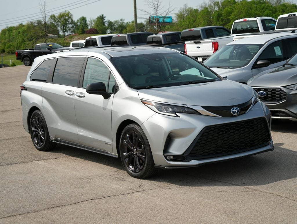 2021 Toyota Sienna XSE 7 Passenger