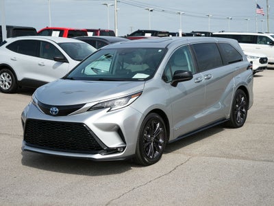 2021 Toyota Sienna XSE 7 Passenger