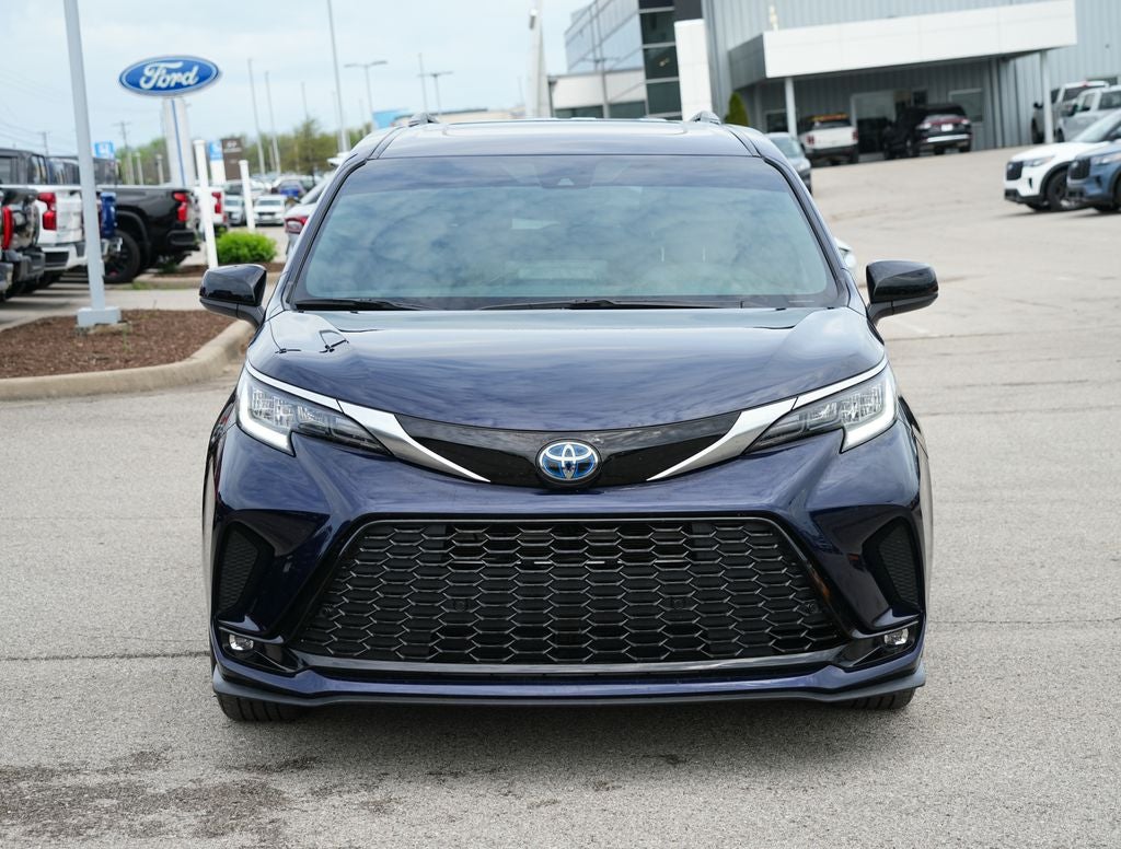 2022 Toyota Sienna XSE 7 Passenger
