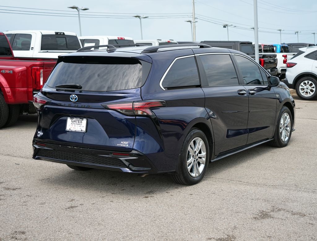 2022 Toyota Sienna XSE 7 Passenger
