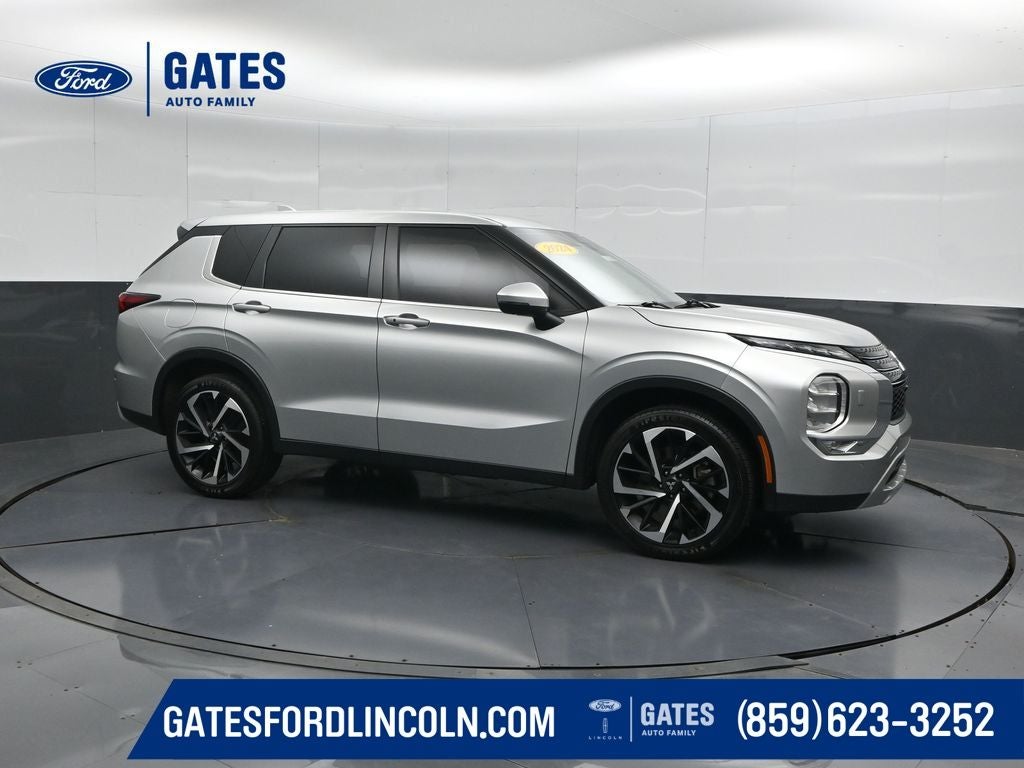 2024 Mitsubishi Outlander SE