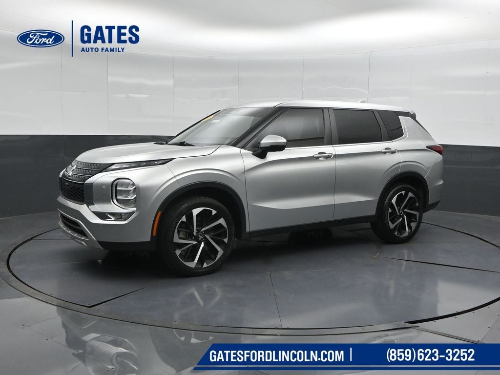 2024 Mitsubishi Outlander SE