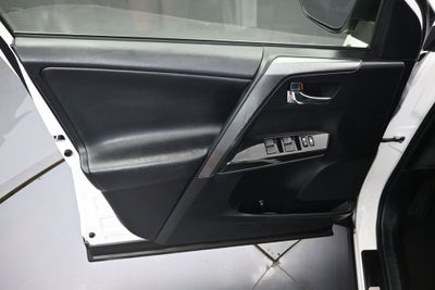 2018 Toyota RAV4 Hybrid SE