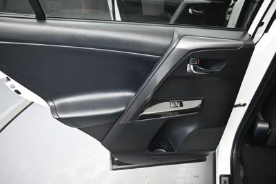 2018 Toyota RAV4 Hybrid SE