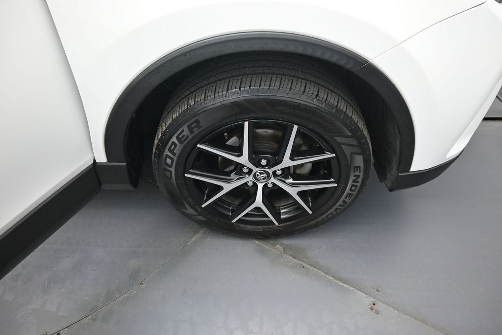 2018 Toyota RAV4 Hybrid SE