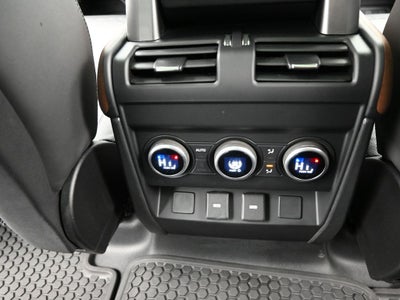 2023 Land Rover Defender 130 X-Dynamic SE