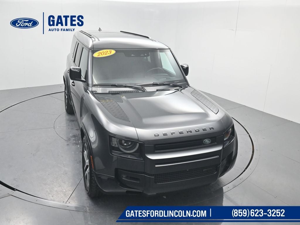 2023 Land Rover Defender 130 X-Dynamic SE