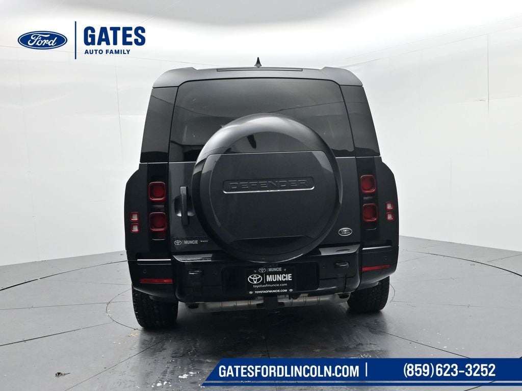 2023 Land Rover Defender 130 X-Dynamic SE