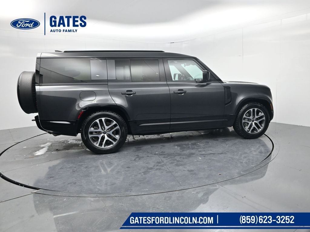 2023 Land Rover Defender 130 X-Dynamic SE