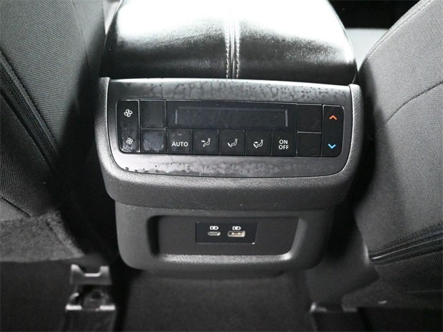 2023 Nissan Pathfinder SV