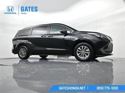 2024 Toyota Sienna XLE 7 Passenger