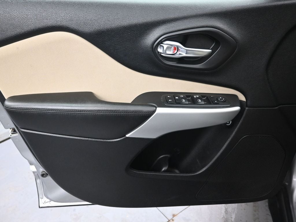 2017 Jeep Cherokee Sport