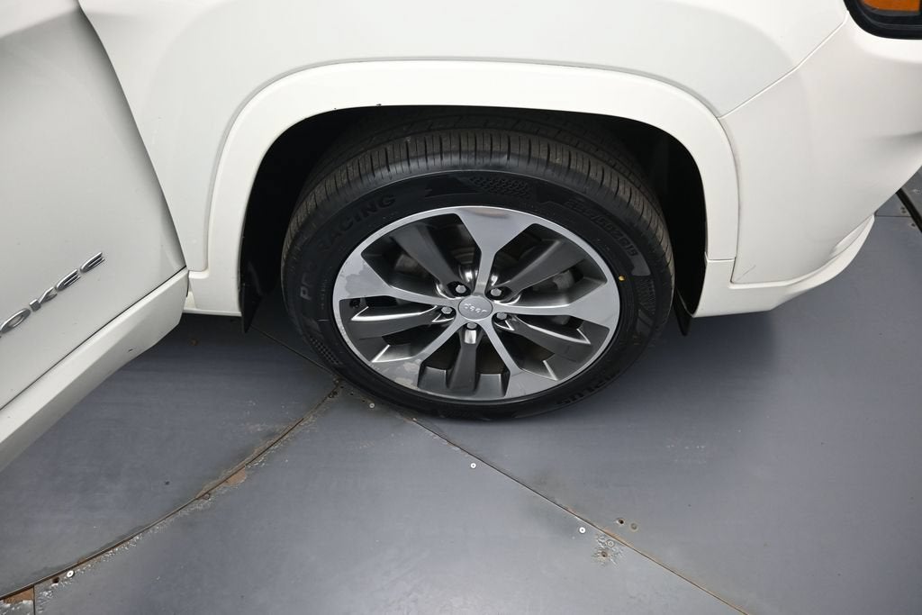 2019 Jeep Cherokee Overland