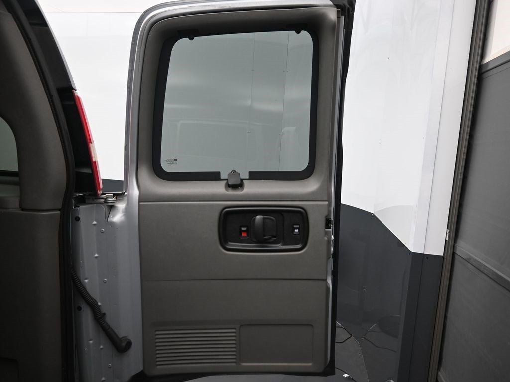 2017 Chevrolet Express 2500 LS Passenger