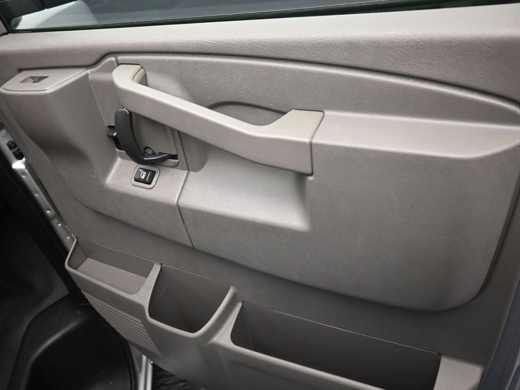 2017 Chevrolet Express 2500 LS Passenger