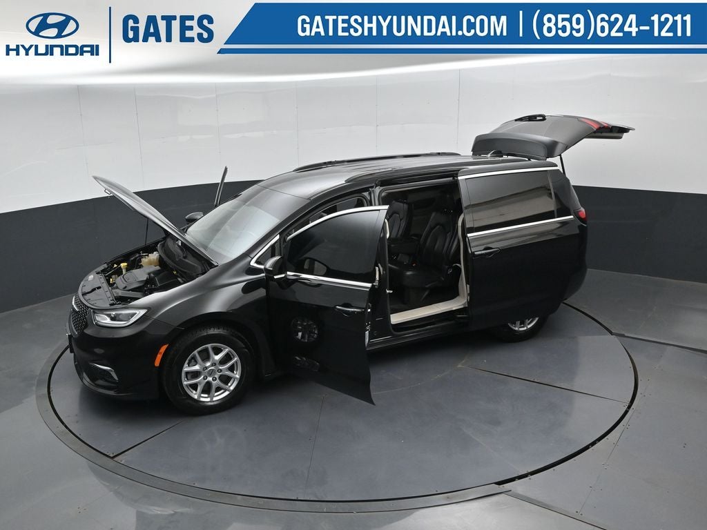 2022 Chrysler Pacifica Touring L