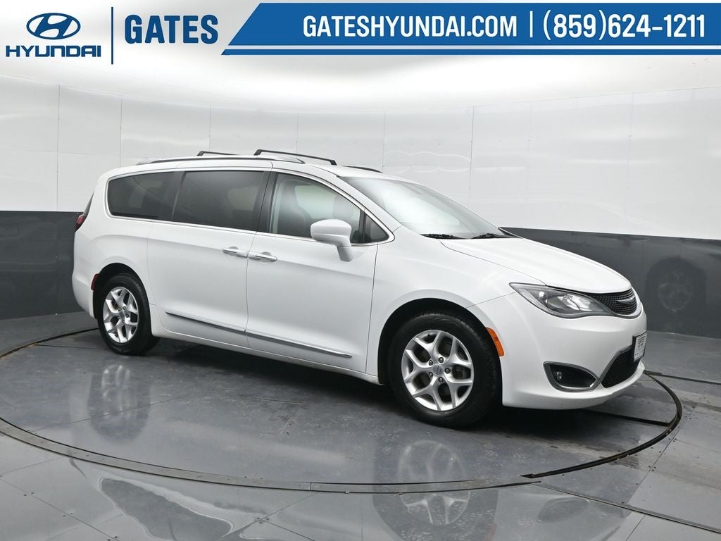 2017 Chrysler Pacifica Touring L Plus