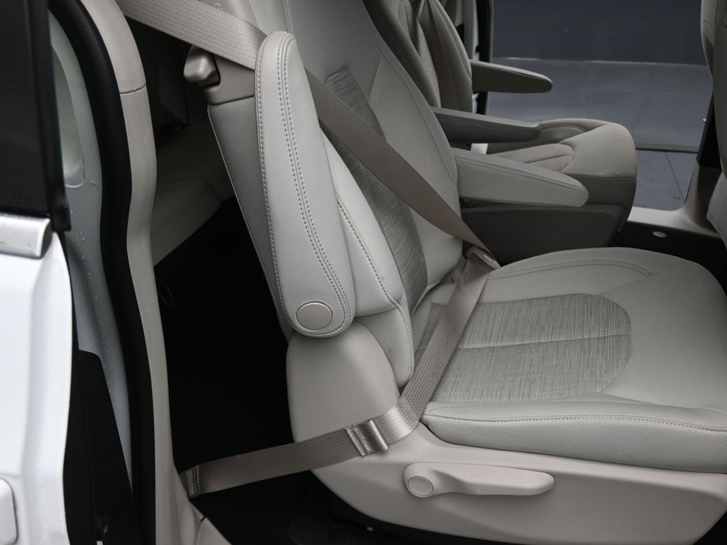 2017 Chrysler Pacifica Hybrid Touring Plus