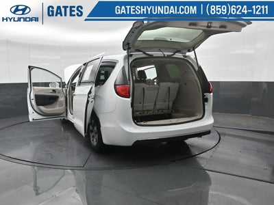 2017 Chrysler Pacifica Hybrid Touring Plus