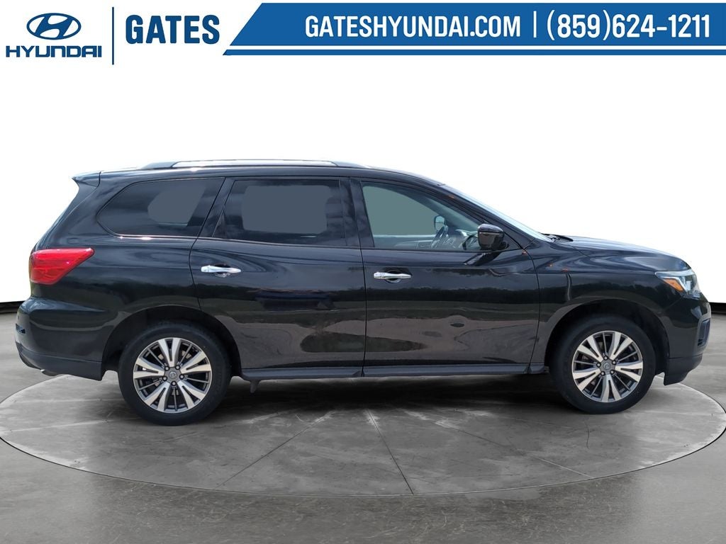 2020 Nissan Pathfinder SL