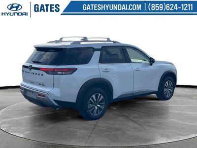 2025 Nissan Pathfinder SL