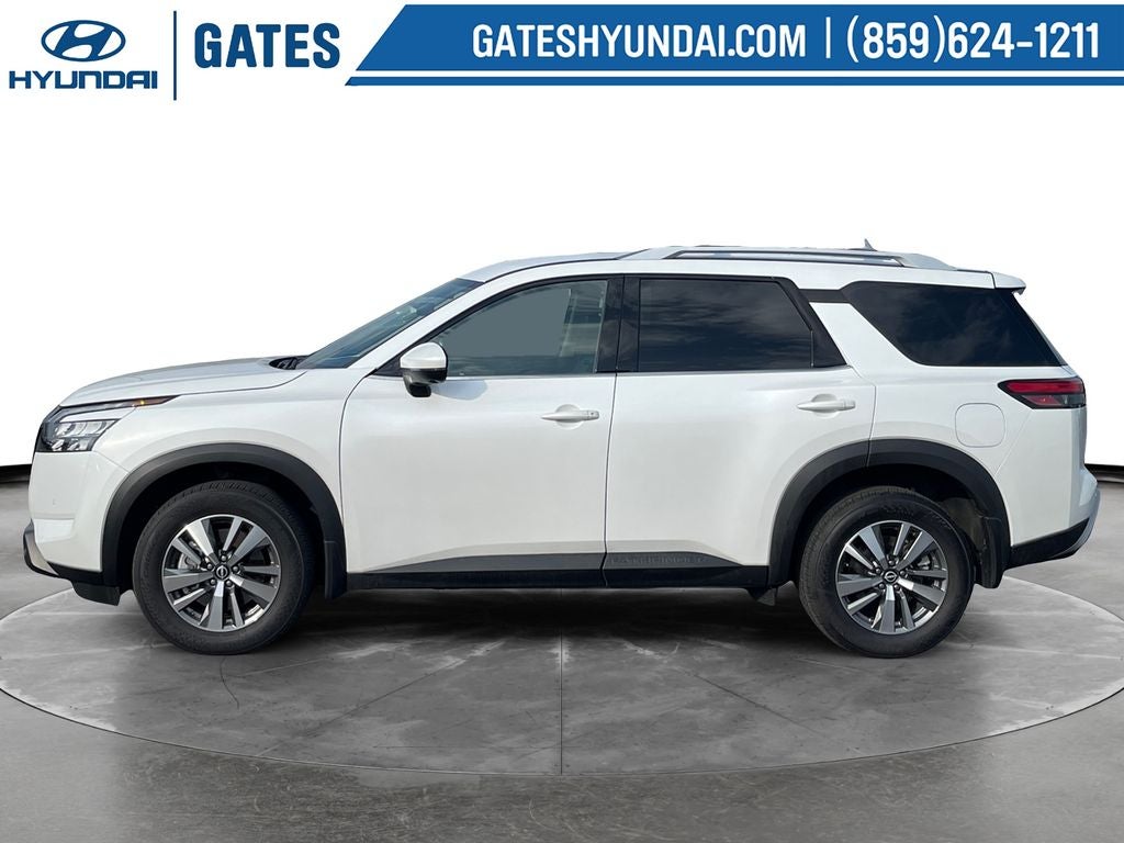 2025 Nissan Pathfinder SL