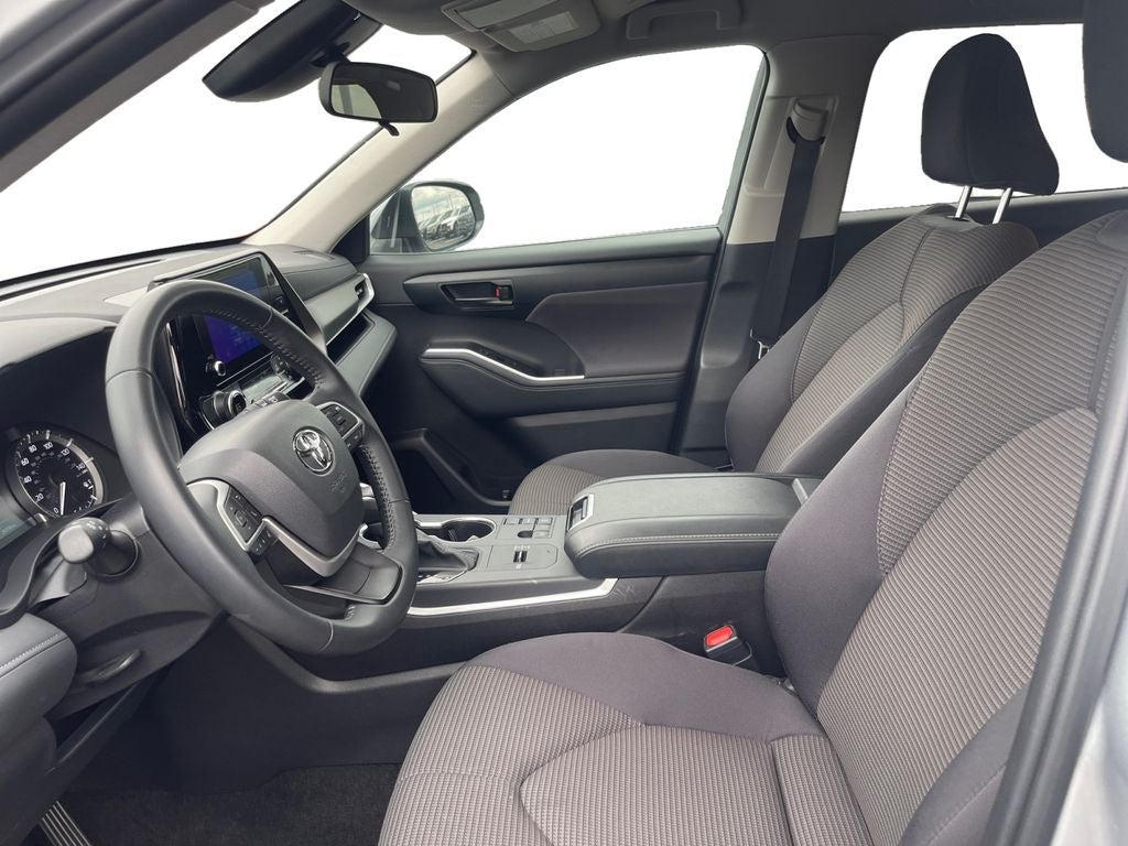 2025 Toyota Highlander XLE