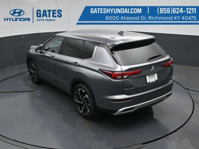2023 Mitsubishi Outlander SE