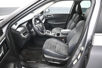 2023 Mitsubishi Outlander SE