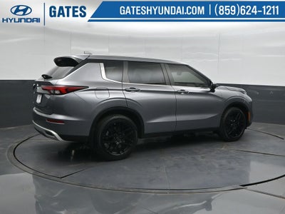 2022 Mitsubishi Outlander SE