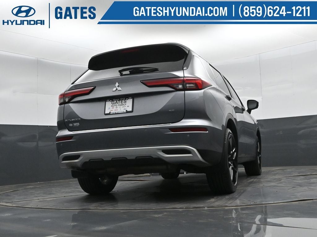 2022 Mitsubishi Outlander SE