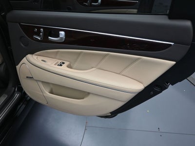 2012 Hyundai Equus Signature