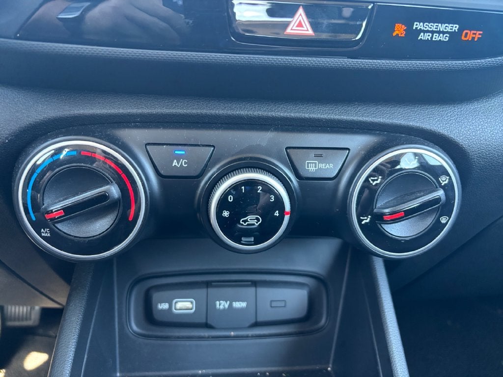 2022 Hyundai Venue SE
